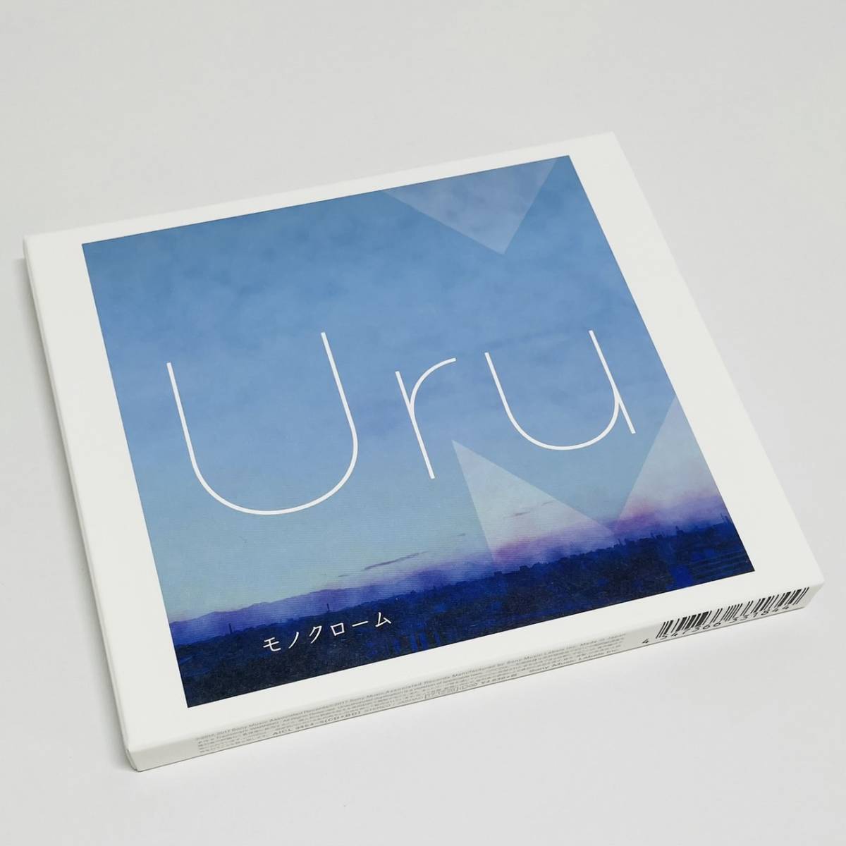 Uru モノクローム(初回生産限定盤A)(映像盤)(Blu-ray Disc付)_画像1