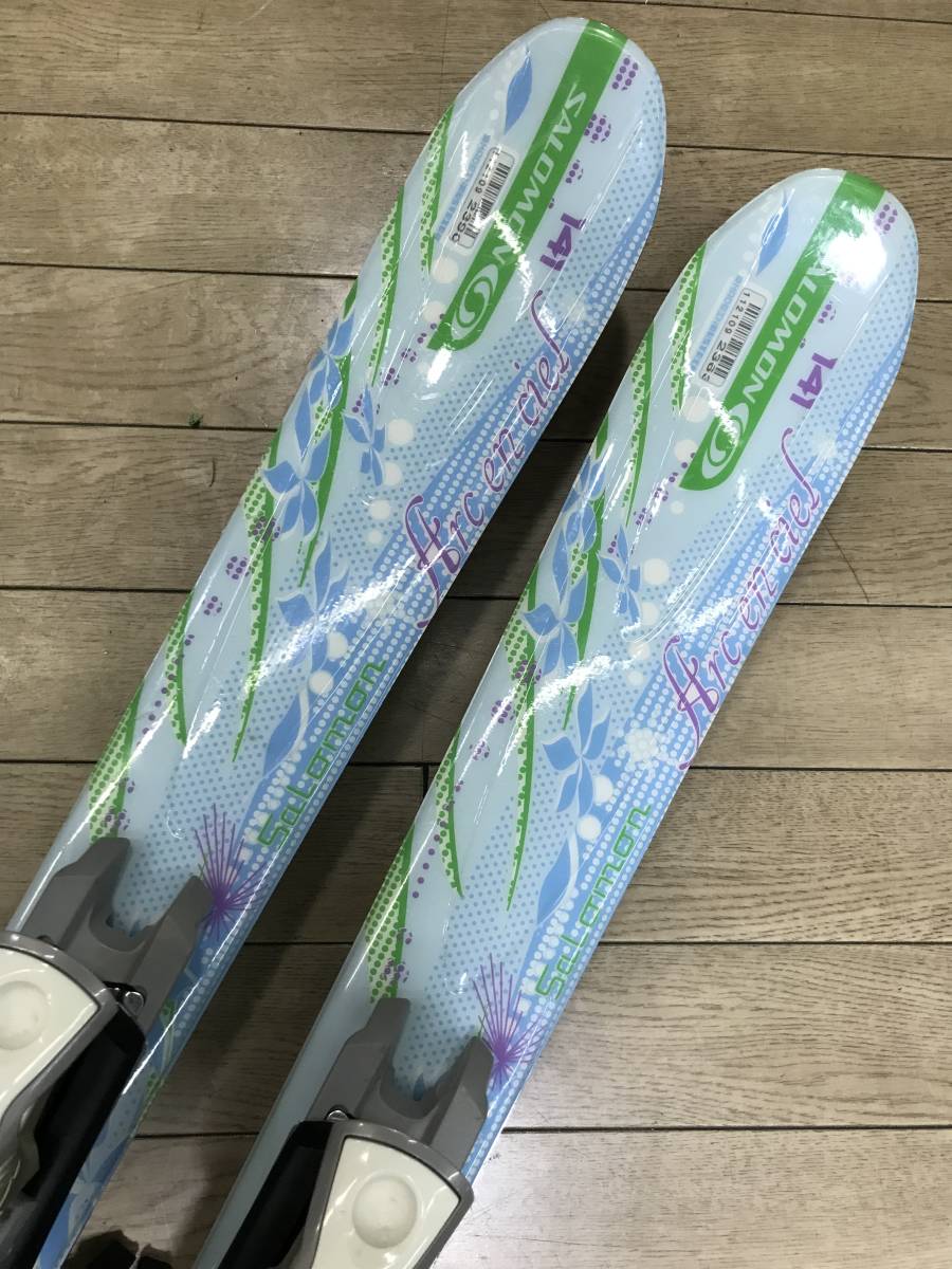 ☆★☆2023-24スタートセール！N231　レディース4点セット板SALOMON 141ｃｍ/ 靴 SALOMON 23.0-23.5ｃｍ/ POLE新品105ｃｍ_画像4