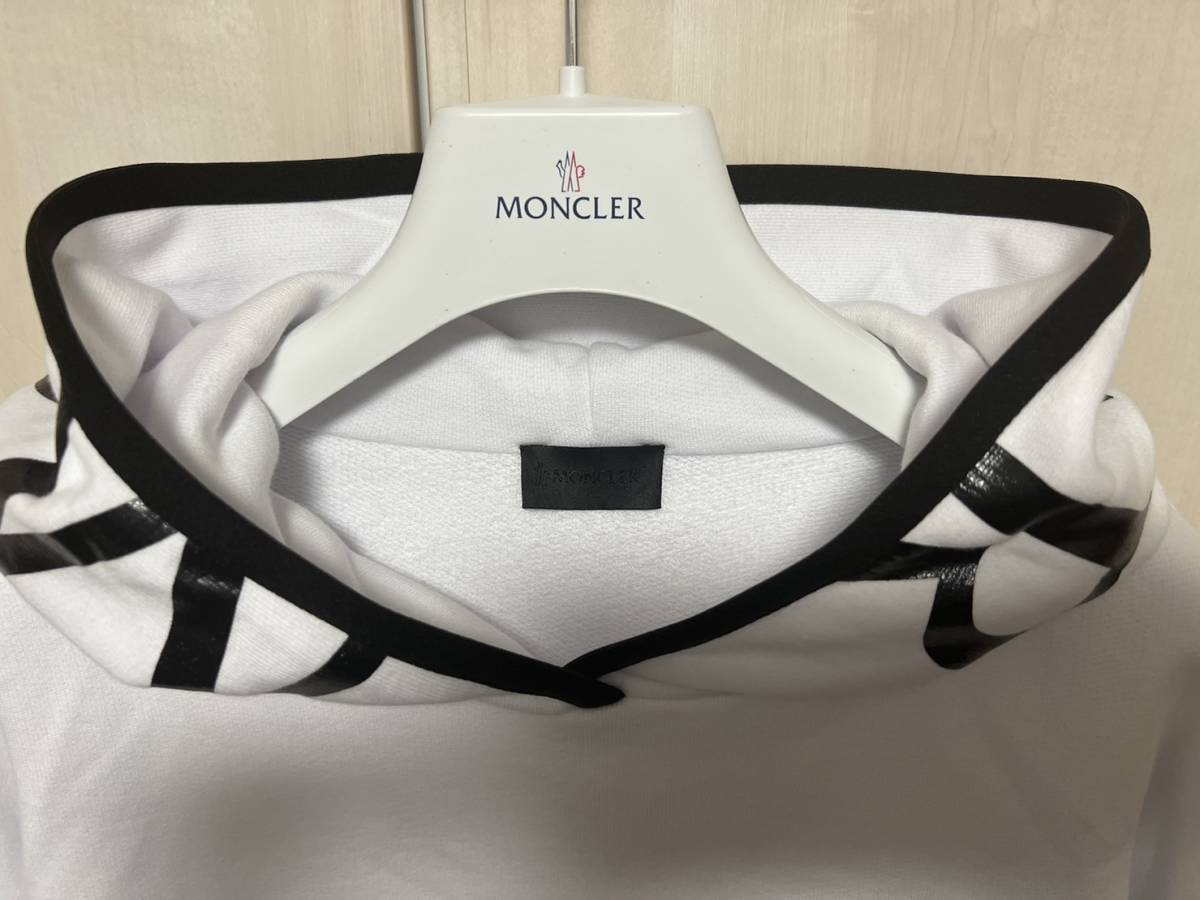 Lサイズ【未使用】MONCLER Cropped Hoodie クロップド パーカー　ホワイト　白色　正規品 ◆定価8.5万円◆　人気女性用モデル_画像3