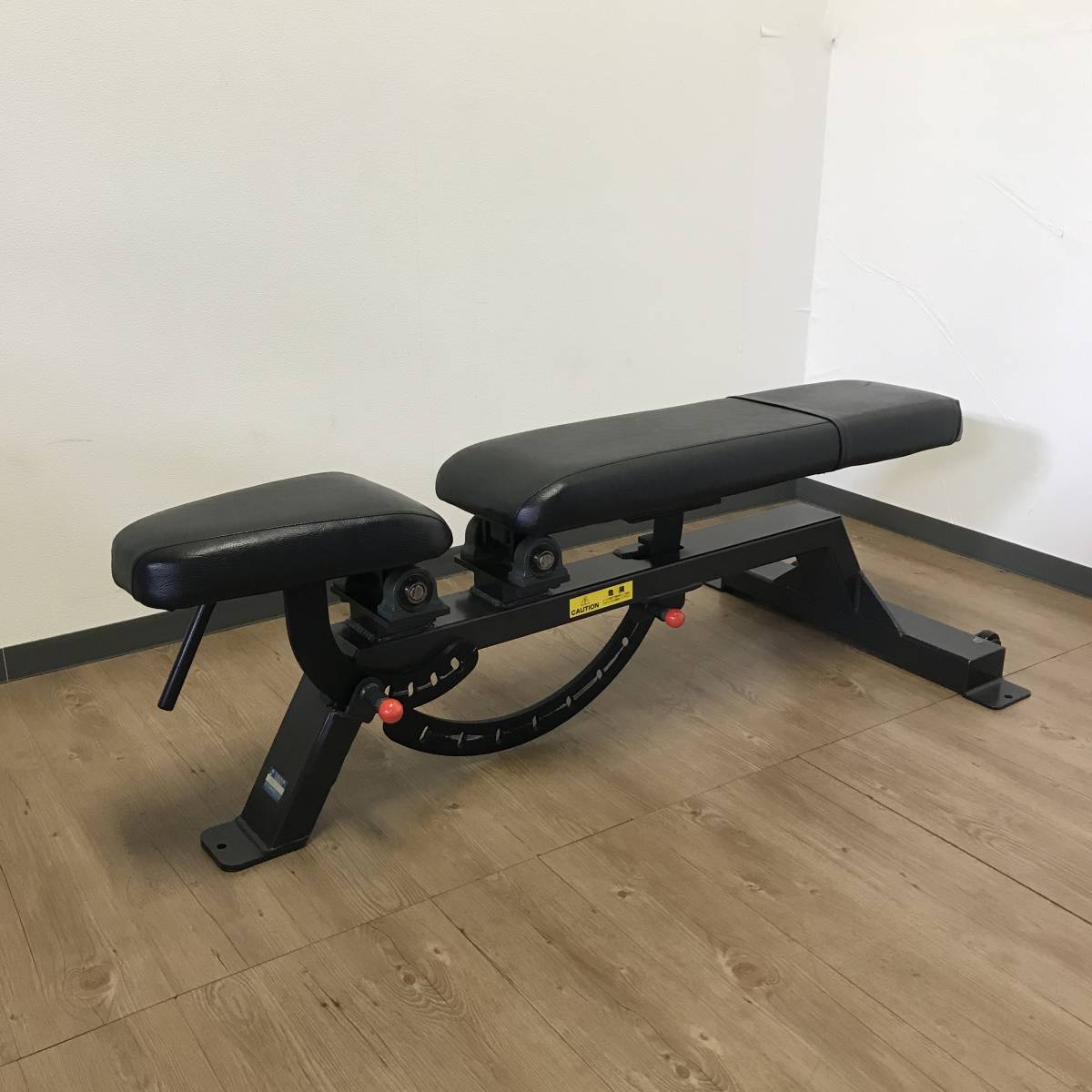 中古 アジャスタブルベンチ Think Fitness トレーニングベンチ 業務用 プロ仕様商 高さ/45.5cm 幅/67.5 (27)cm 奥行/137cm 博多区 金の隈_画像1