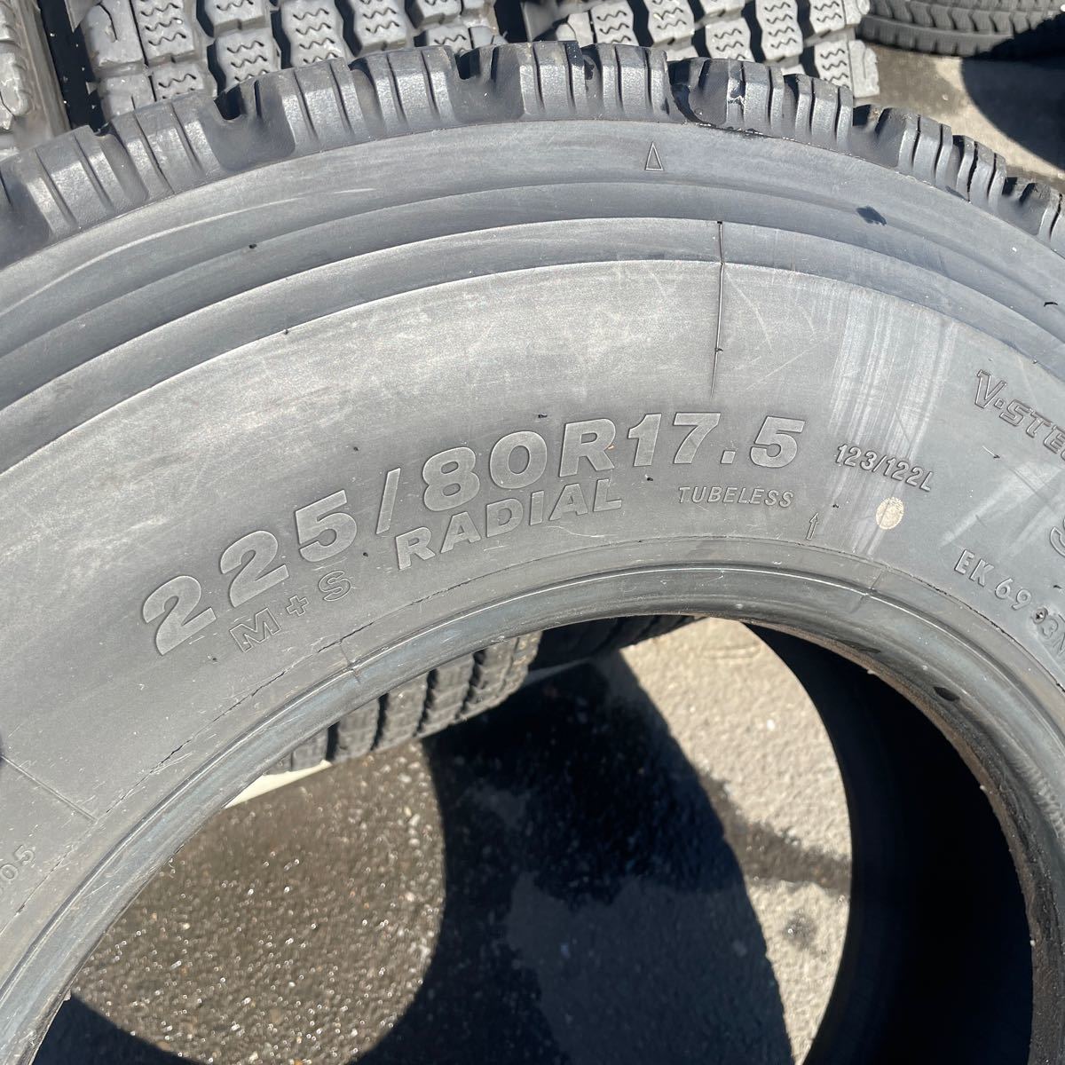 225/80R17.5 中古地山　2019年　ブリヂストン　激安美品　　4本セット：24000円_画像4