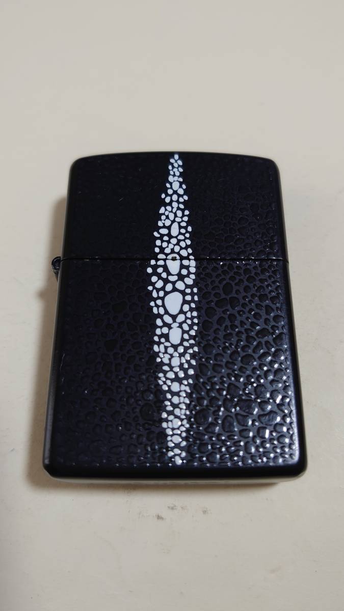 美中古使用品 ZIPPO STINGRAY Pt BK (2005)_画像2