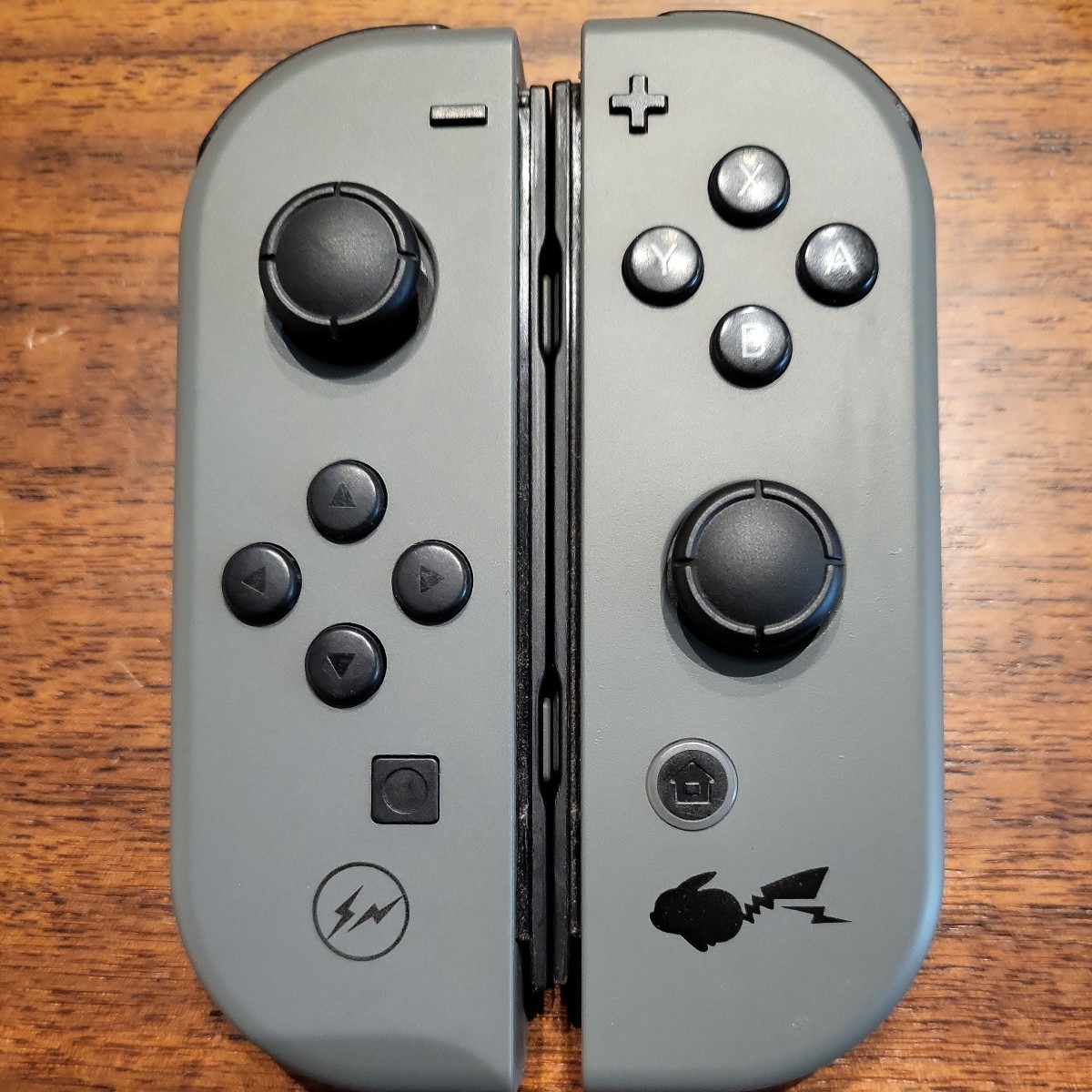 Nintendo Switch　ジョイコン　動作確認済　ピカチュウ　カスタム品