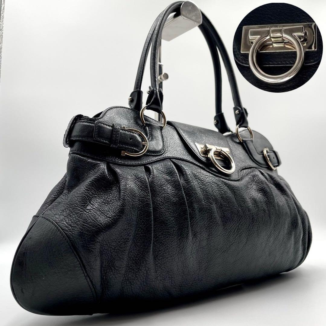 超人気の 美品　サルヴァトーレフェラガモ 黒 レザー ガンチーニ 肩掛け トートバッグ かばん、バッグ