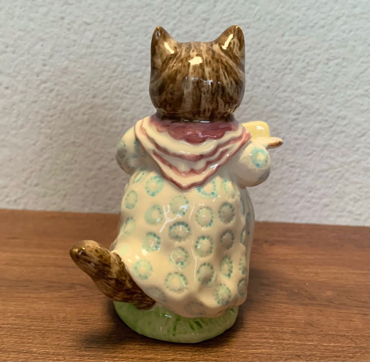 リビー フィギュリン ピーターラビット ロイヤルアルバート 置物 リビー フィギュリン ピーターラビット ロイヤルアルバート 置物