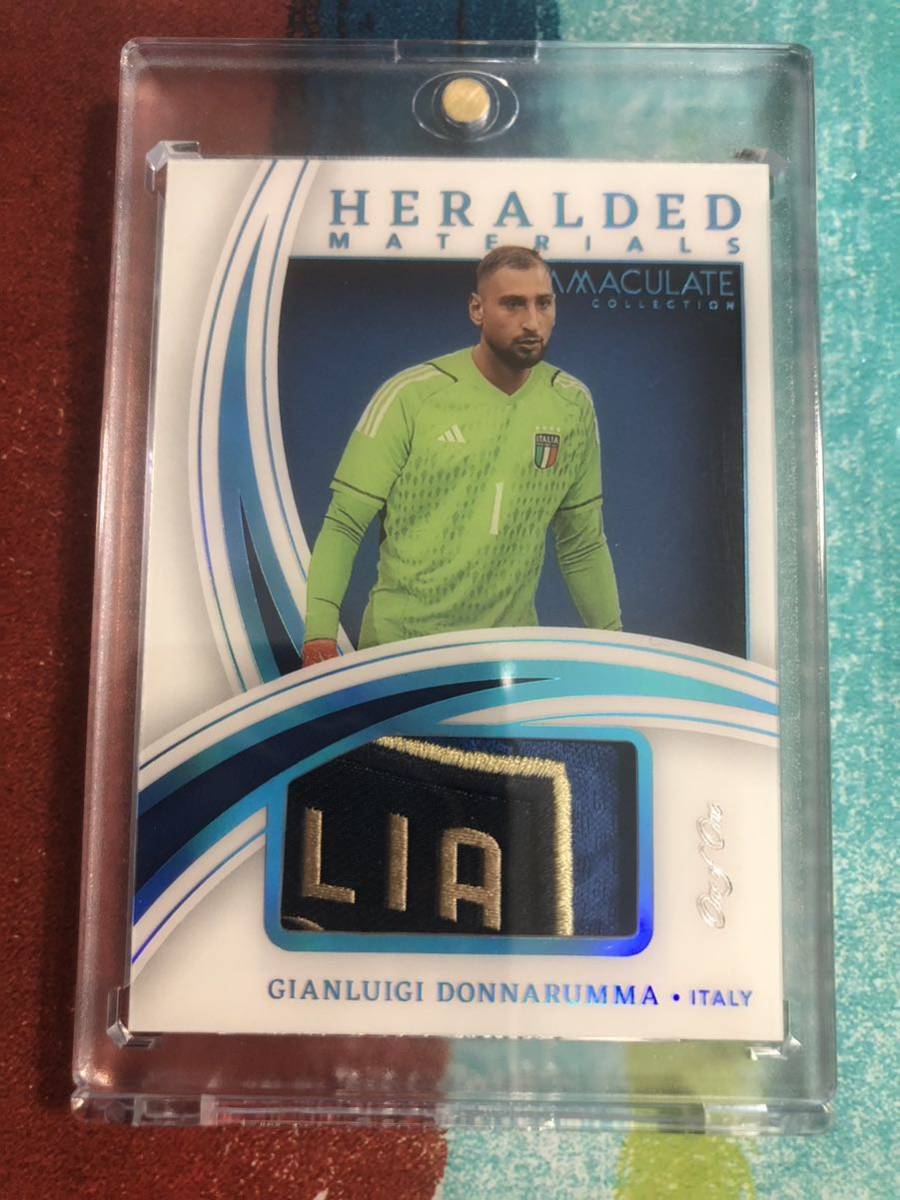 1枚限定 ジャンルイージドンナルンマ PANINI IMMACULATE COLLECTION SOCCER HERALDEDMATERIALS ITALY GIANLUIGI DONNARUMMA 1/1 one of one_画像1