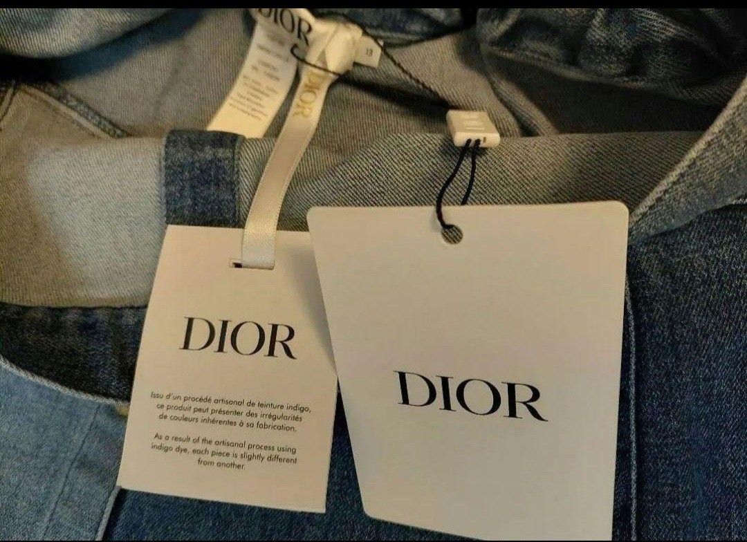 Christian Dior　新品　完売品ディオール　　タグ付　デニムスカート　クリスチャンディオール　ロゴボタン　