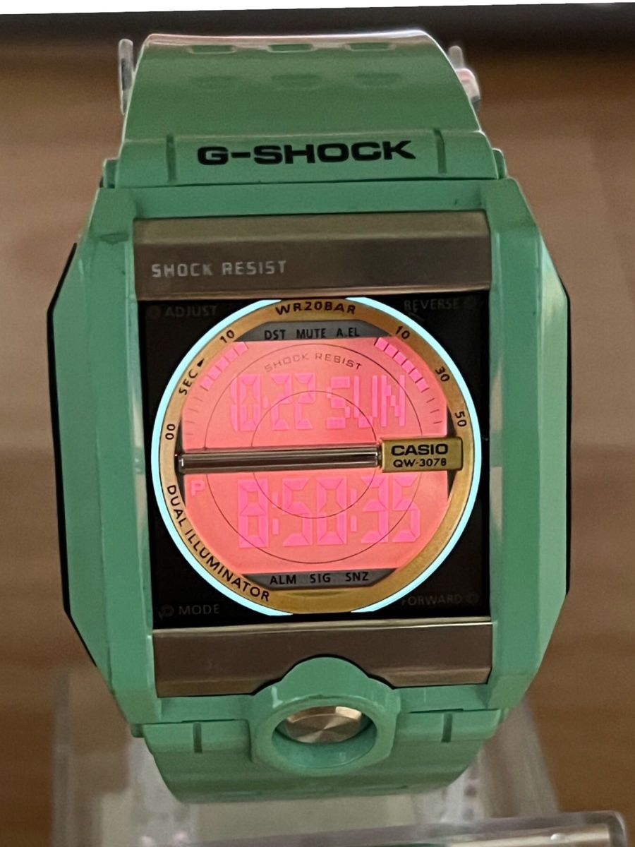 CASIO G-SHOCK 希少 スクエア 人気のクレイジーカラーモデル G CASIO G-SHOCK 希少 スクエア 人気のクレイジーカラーモデル G