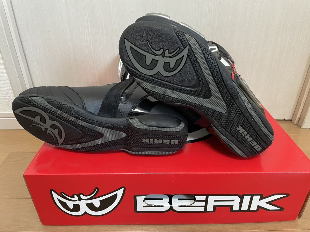 【新品箱付き】ベリック レーシングブーツ ハイグレードモデル SIZE:43/27cm 黒×赤BERIK RACING GPX_画像4