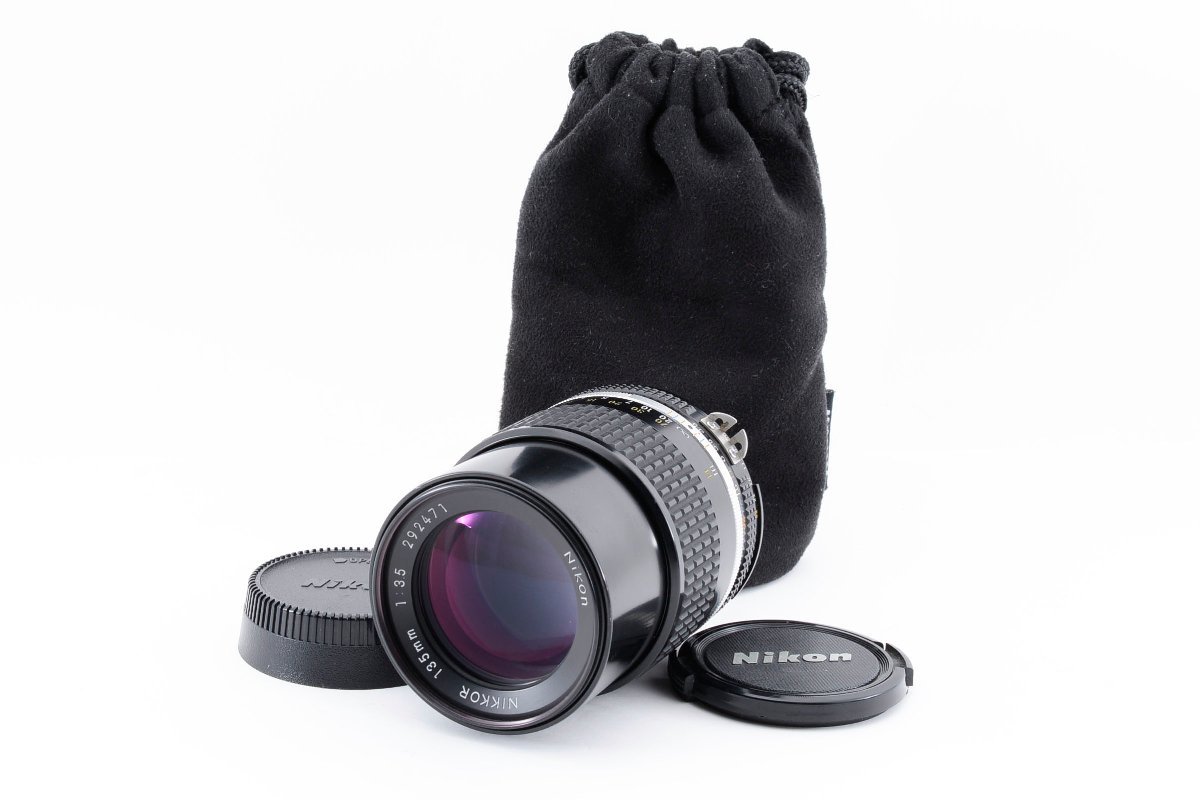 Nikon Nikkor Ai-s 135mm f/3.5 MFレンズ [美品] レンズポーチ付き