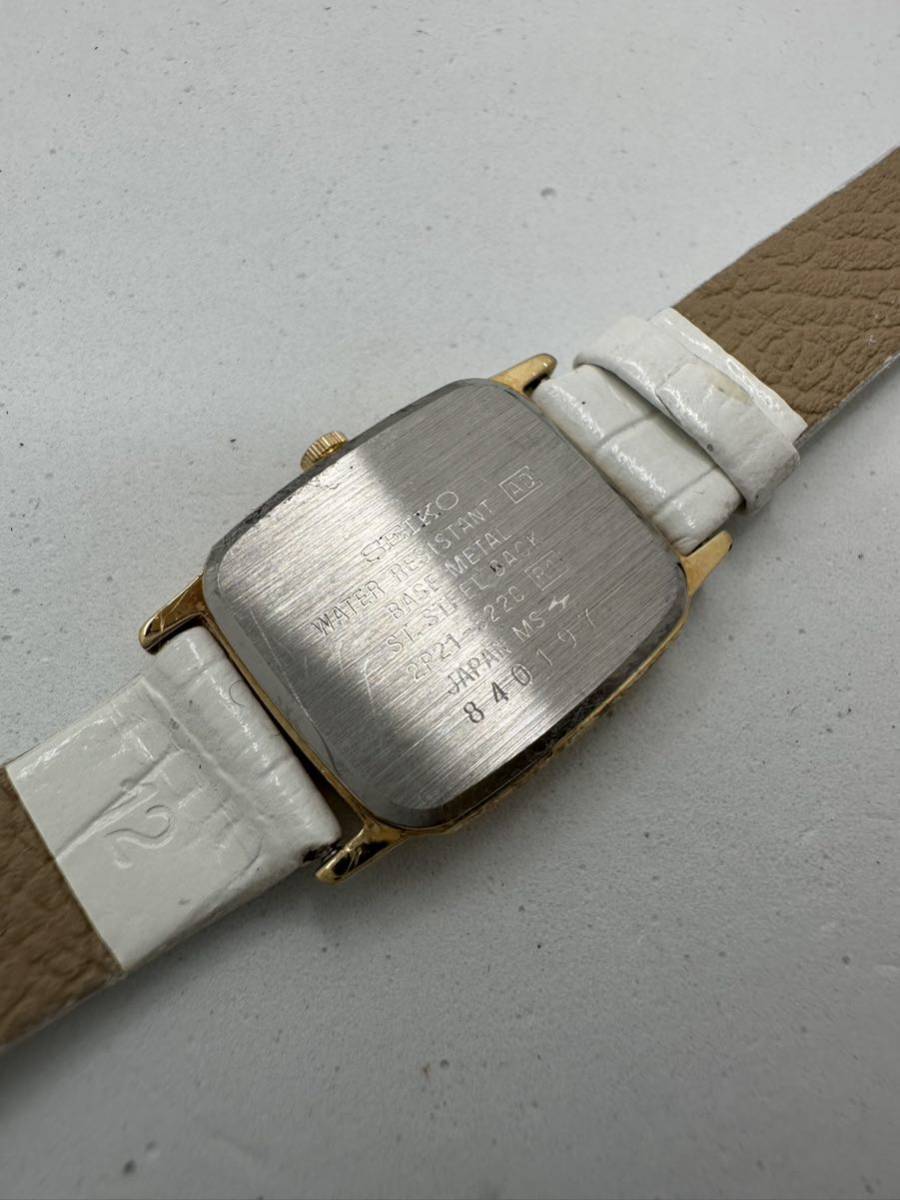 【SEIKO 】クォーツ 腕時計 2P21-5220 中古品　電池交換済み　稼動品　67-1_画像5
