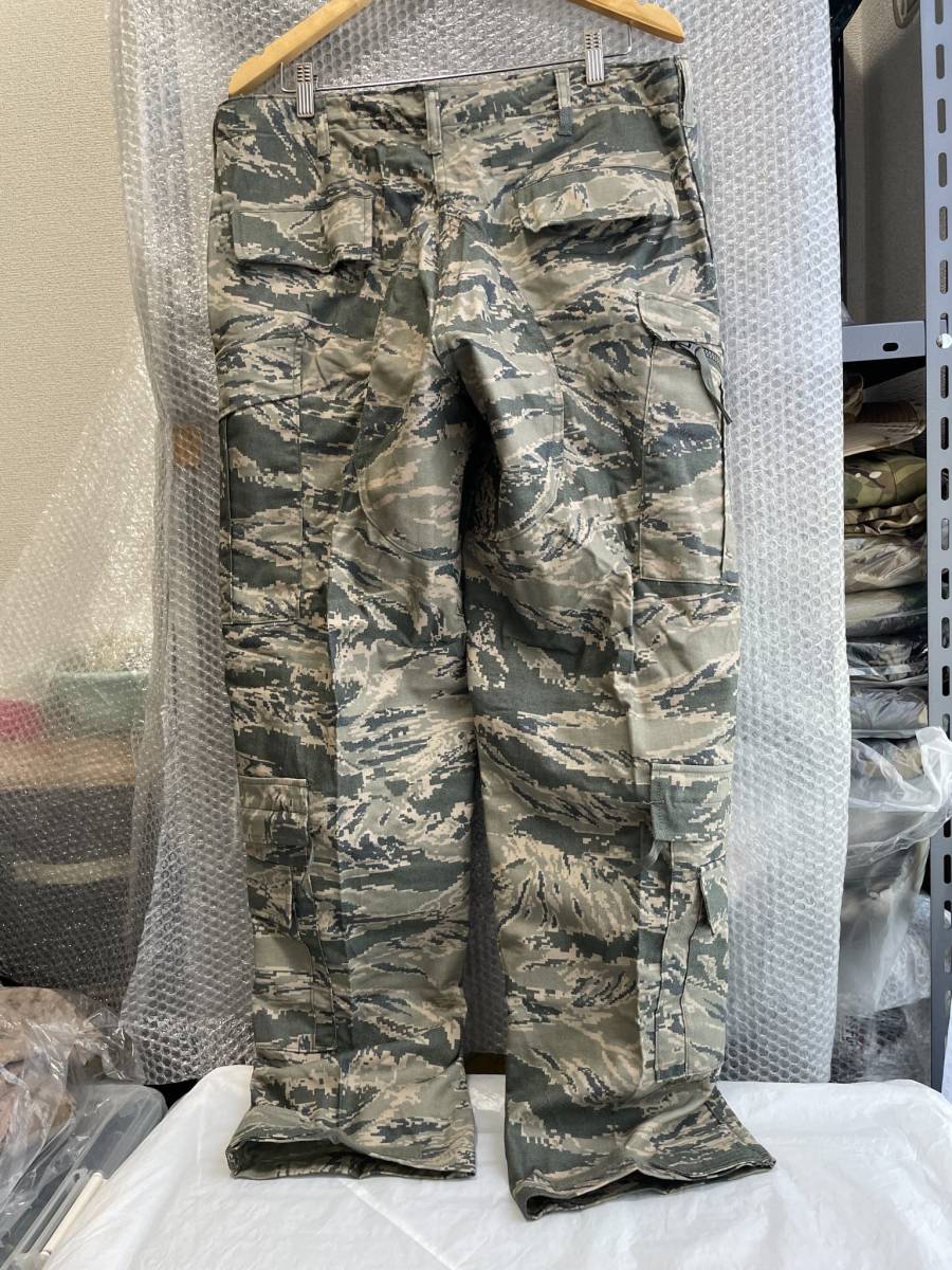 ★新品未使用！USAF米空軍実物 ABU迷彩ジャケット/パンツ 難燃繊維 MRサイズ_画像4