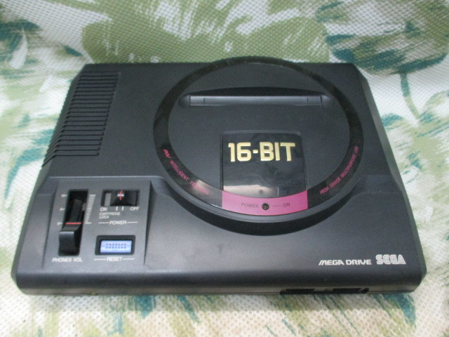 SEGA セガ MEGA DRIVE メガドライブ 16BIT HAA-2510 本体のみ ゲーム ジャンク_画像1