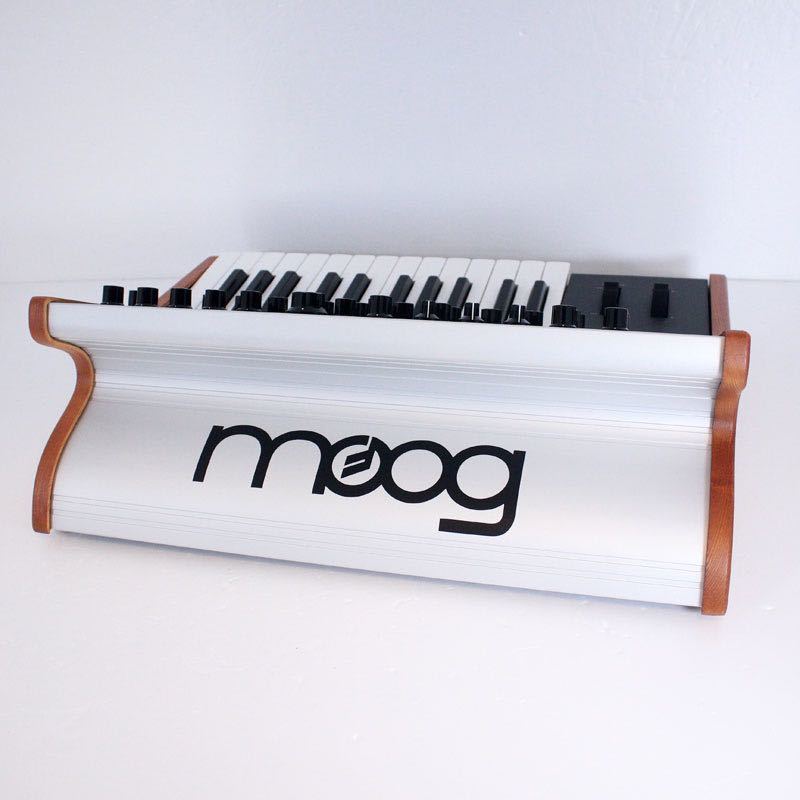 美品 ケース付 Moog Subsequent 25 ムーグ モーグ アナログシンセサイザー シンセベース 国内代理店_画像3