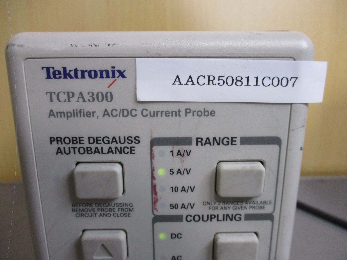 中古 Tektronix TCPA300/TCP305 オシロスコーププローブアンプ ＜通電OK＞(AACR50811C007)_画像2