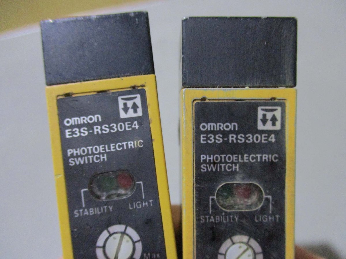 中古 Omron Photoelectric Switch E3S-RS30E4 透明体検知用光電センサ 2個(AAPR50518C119)_画像2