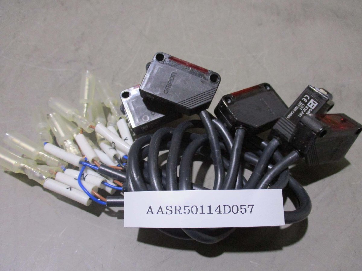 中古 Omron E3Z-R61 小型アンプ内蔵形 光電センサ 5個(AASR50114D057)_画像1