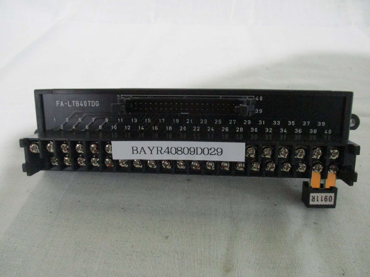 中古MITSUBISHI電機 コネクタ端子台変換ユニット FA-LTB40TDG(BAYR40809D029)_画像1