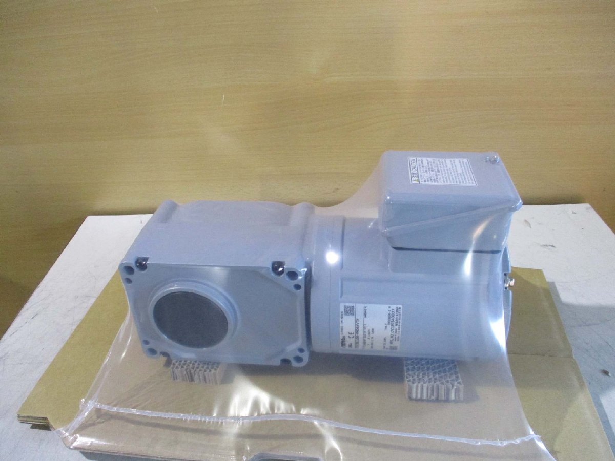 新古 NISSEI IPMギアモータ 3-PHASE IPM MOTOR F3F28L10N-PM04NVTN 三相IPMモーター 0.4kW(FAPR50201D003)_画像3