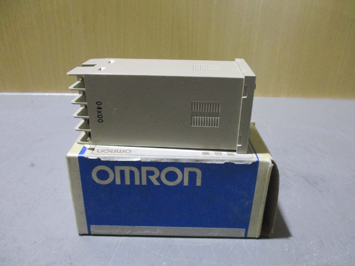 新古 OMRON オムロン H7CR-A 12-24VDC 用 タイマーリレー(FAGR50124B016)_画像2