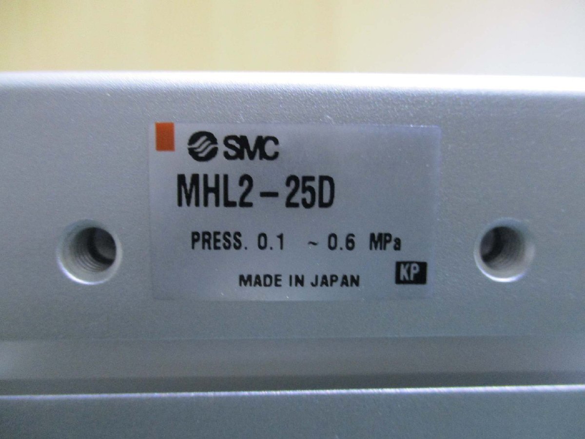新古 SMC MHL2-25D エアチャック巾広タイプ/クリーン/低発塵(FAYR50425C017)_画像9