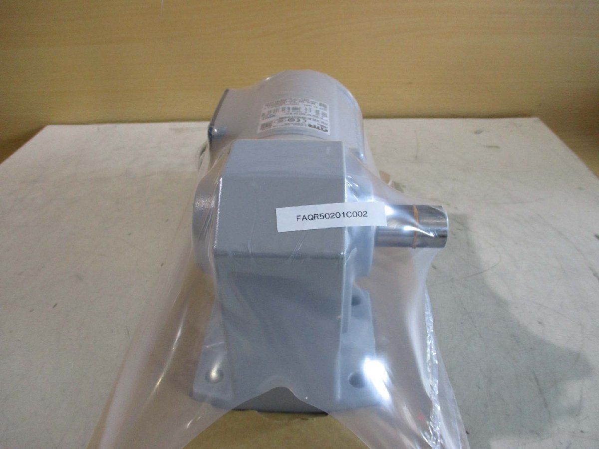 新古 NISSEI 3-PHASE INDUCTION MOTOR H2L22L5-MM02TNNNN 三相誘導電動機 0.2kW(FAQR50201C002)_画像3