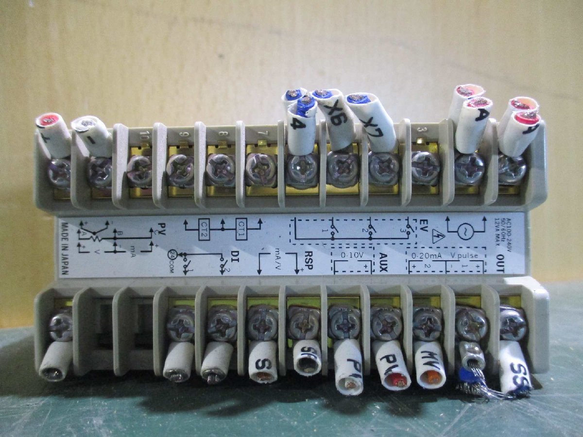 中古 YAMATAKE DIGITAL CONTROLLER SDC35 デジタル指示調節計(JACR50303A049)_画像5