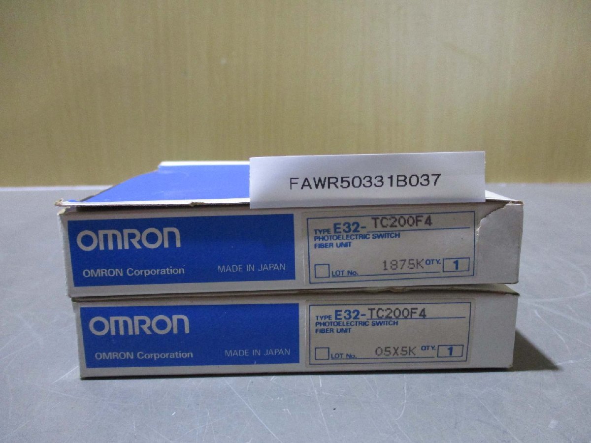 新古 OMRON E32-TC200F4 PHOTOELECTRIC SWITCH FIBER UNIT 2個(FAWR50331B037)
