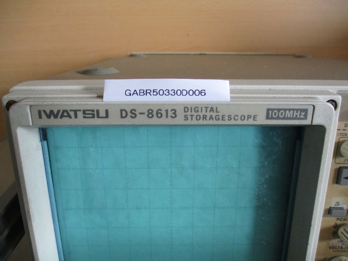 中古 IWATSU DS-8613 DIGITAL STORAGESCOPE 100MHZ 90-250V AC 48-440HZ 通電OK(GABR50330D006)_画像3