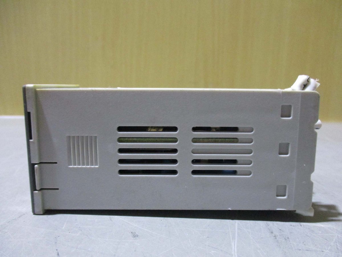 中古 YAMATAKE SDC10 Temperature controller C10T6DTA0300 温度調節器 AC100-240V 7VA(JABR50128D172)_画像4