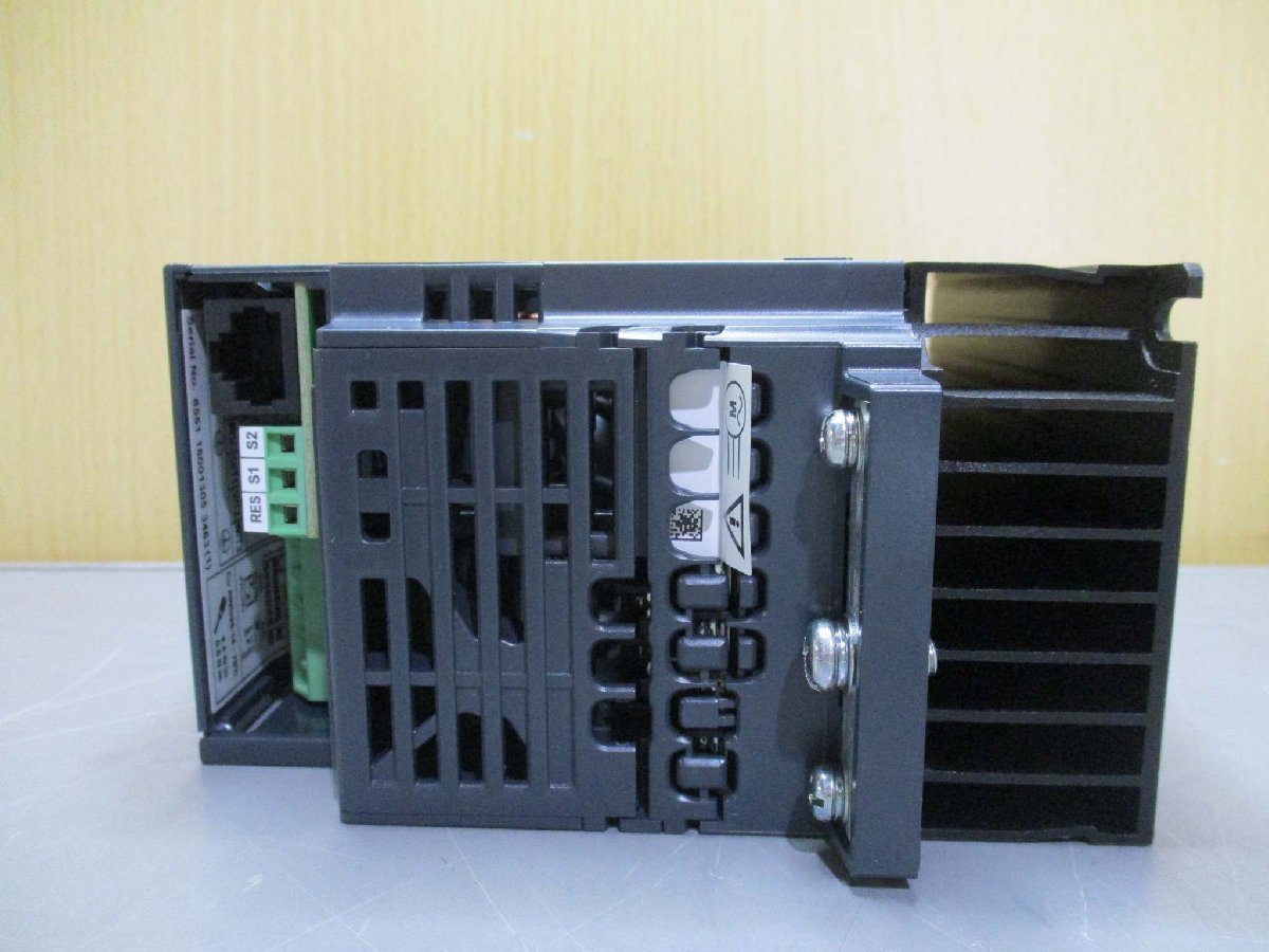 新古 TOSHIBA 東芝 VFS15-2007PM 0.75KW-1.8kVA-1HP インバーター 200V(FBLR50804B008)_画像5