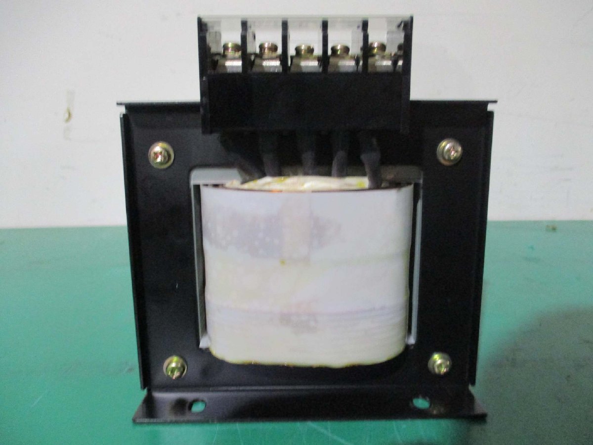 中古 TOYOZUMI isolation transformer SD21-02KB 2KVA(JBBR50210E018)_画像2