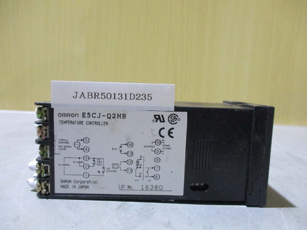 中古 OMRON temperature controller E5CJ-Q2HB 温度調節器(JABR50131D235)_画像3