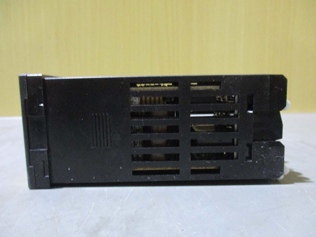 中古 OMRON temperature controller E5CJ-Q2HB 温度調節器(JABR50131D235)_画像6