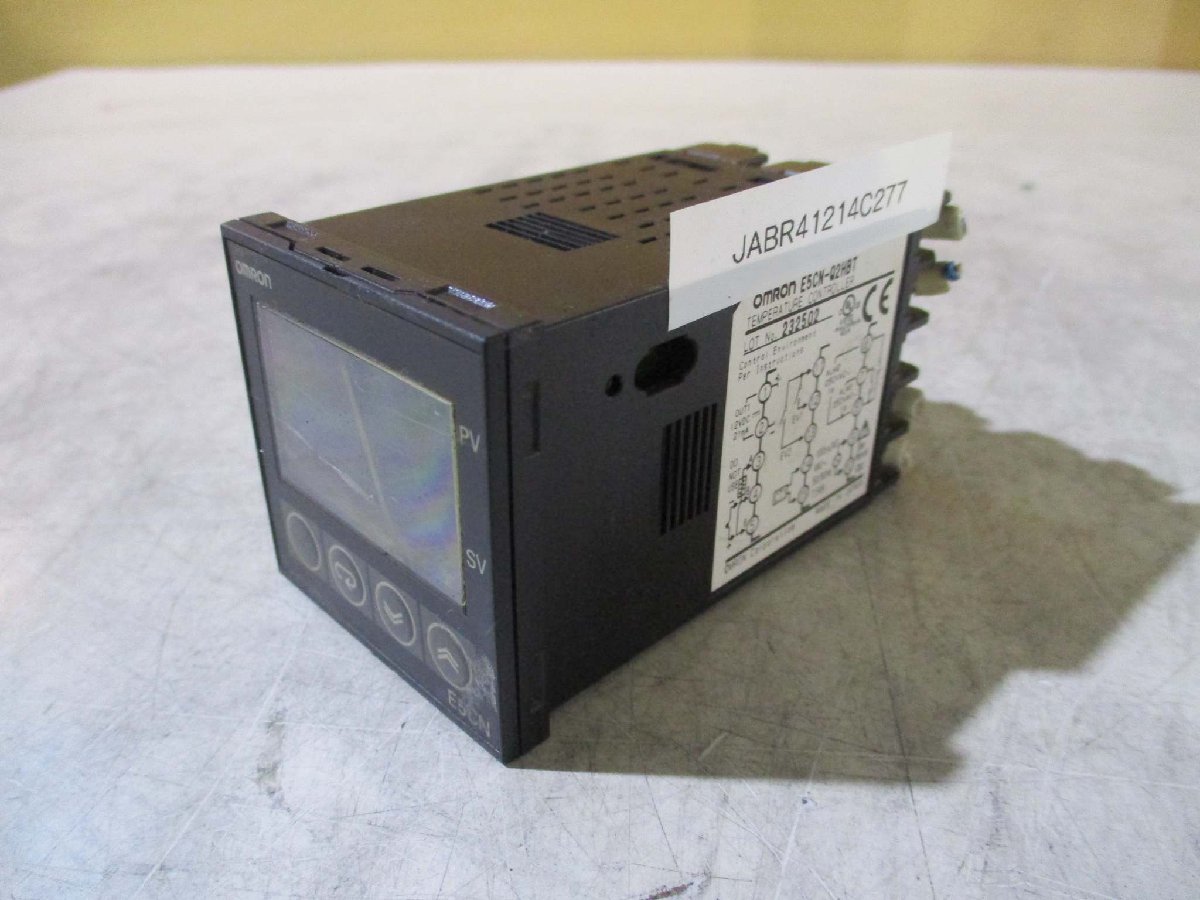 中古 OMRON TEMPERATURE CONTROLLER E5CN-Q2HBT 温度調節器(JABR41214C277)_画像1