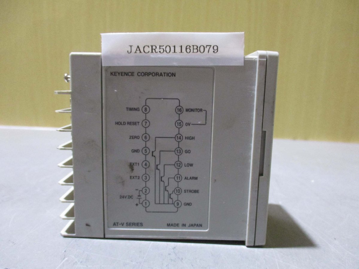 中古KEYENCE AT-V500 高精度接触式デジタル変位センサ AT-V シリーズ アンプユニット(JACR50116B079)_画像1