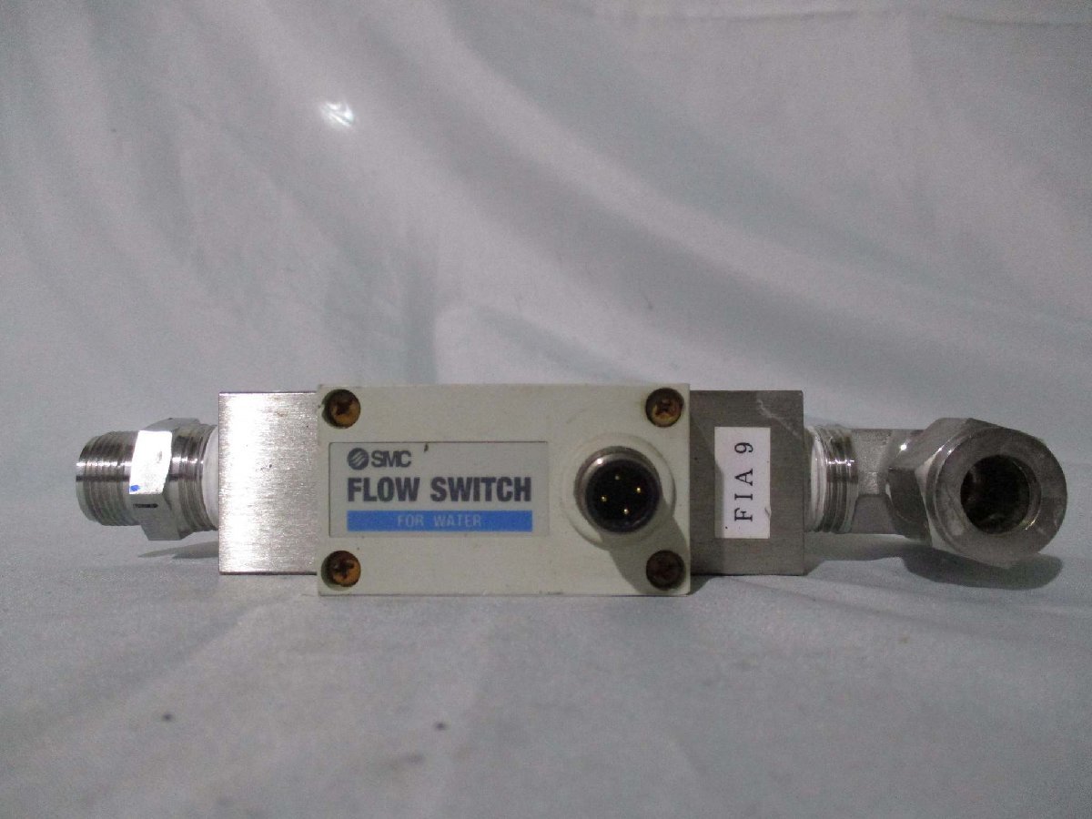 中古 SMC 水用 デジタルフロースイッチ PF2Wシリーズ PF2W520-04(JABR40927A028)_画像2