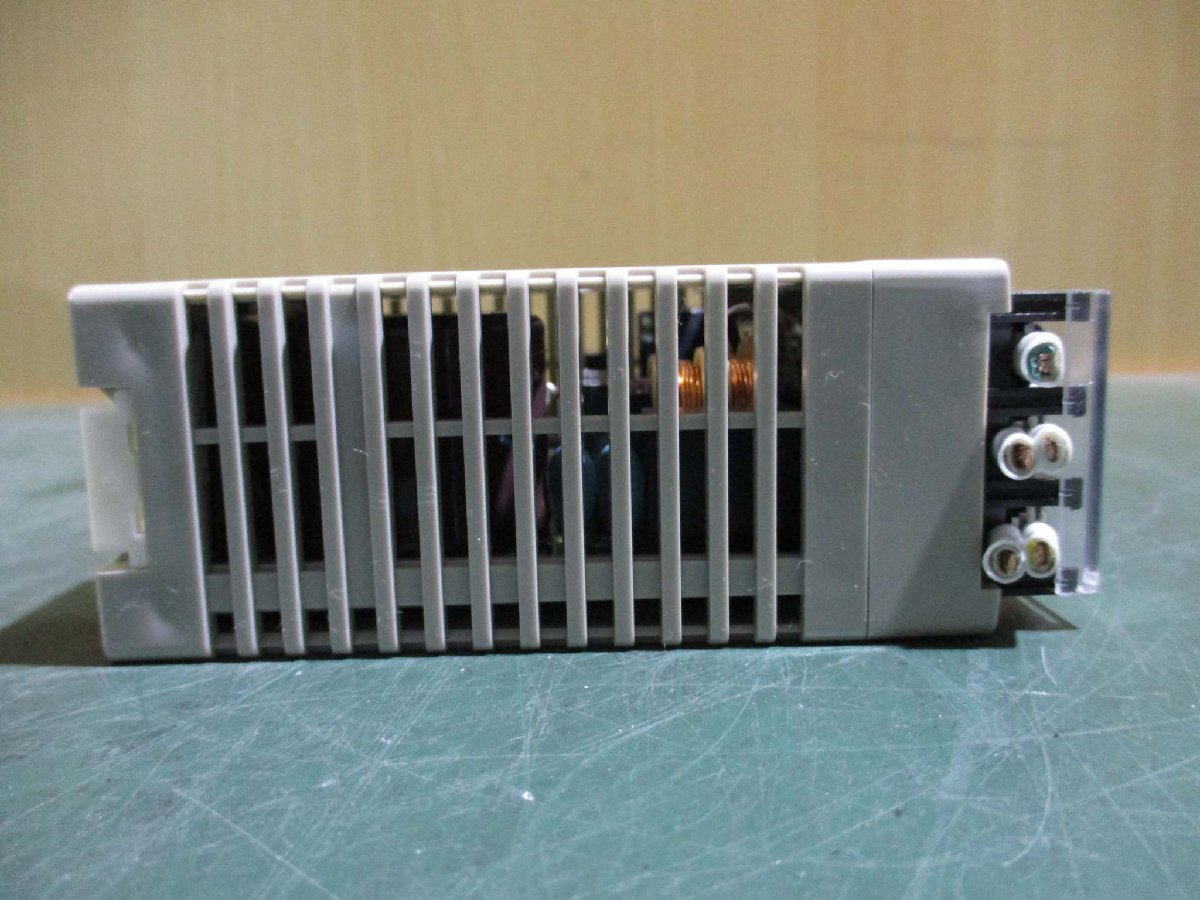 中古 OMRON スイッチングパワーサプライ S8VS-06024A 2個(JBKR50329D039)_画像3