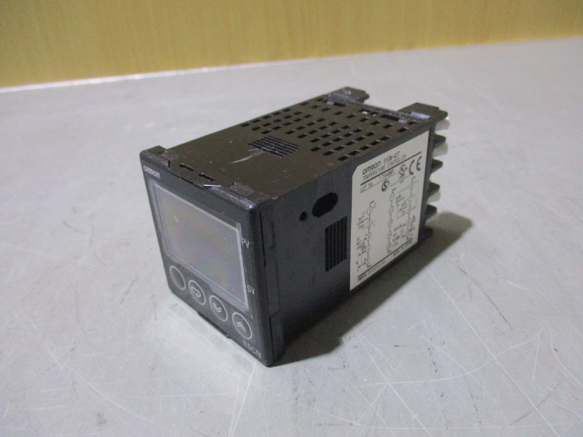 中古 OMRON TEMPERATURE CONTROLLER E5CN-Q2T 温度コントロール(JABR50128D182)_画像1