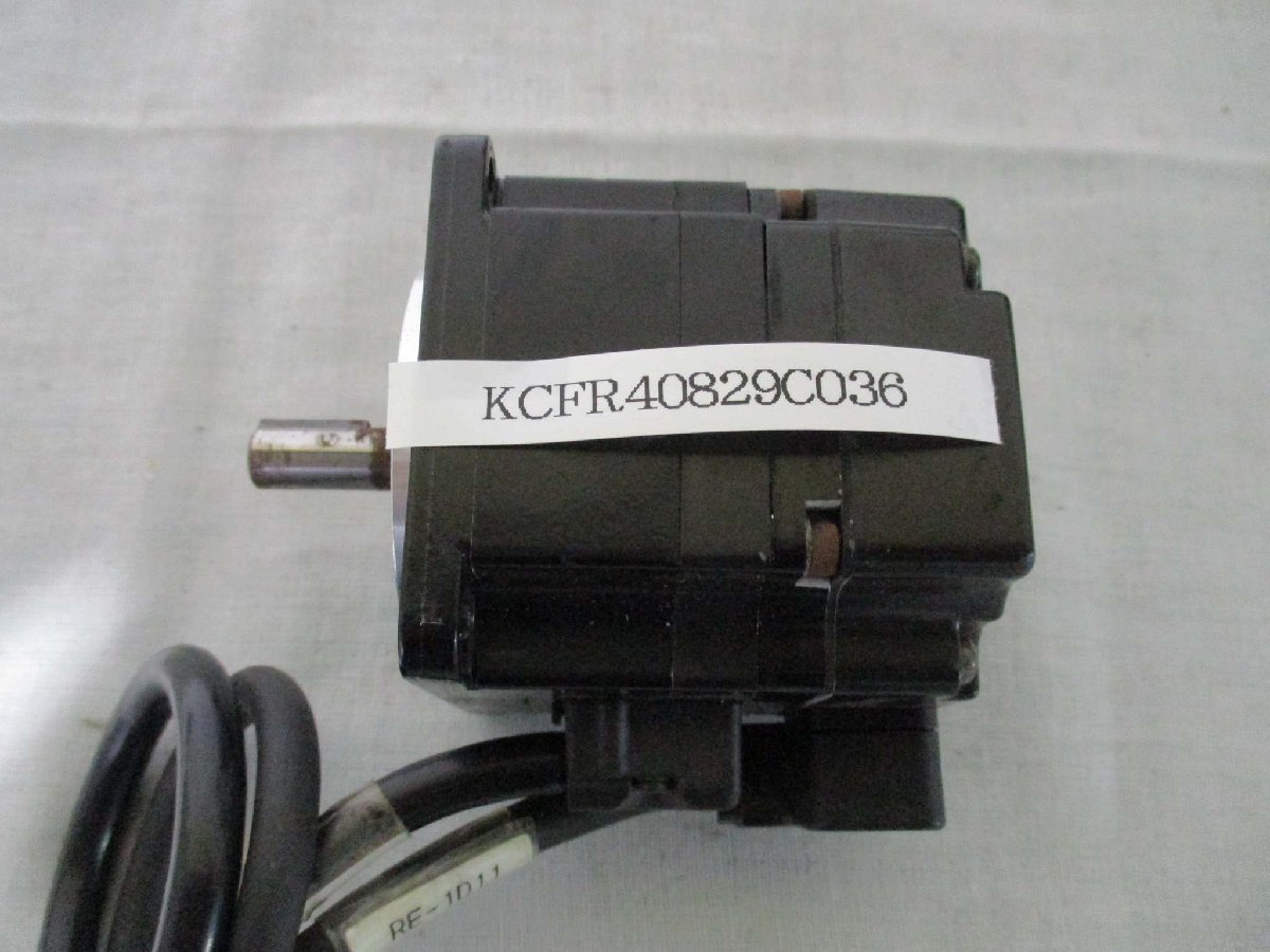 中古 Yaskawa サーボモータ SGMPS-01ACA41(KCFR40829C036)