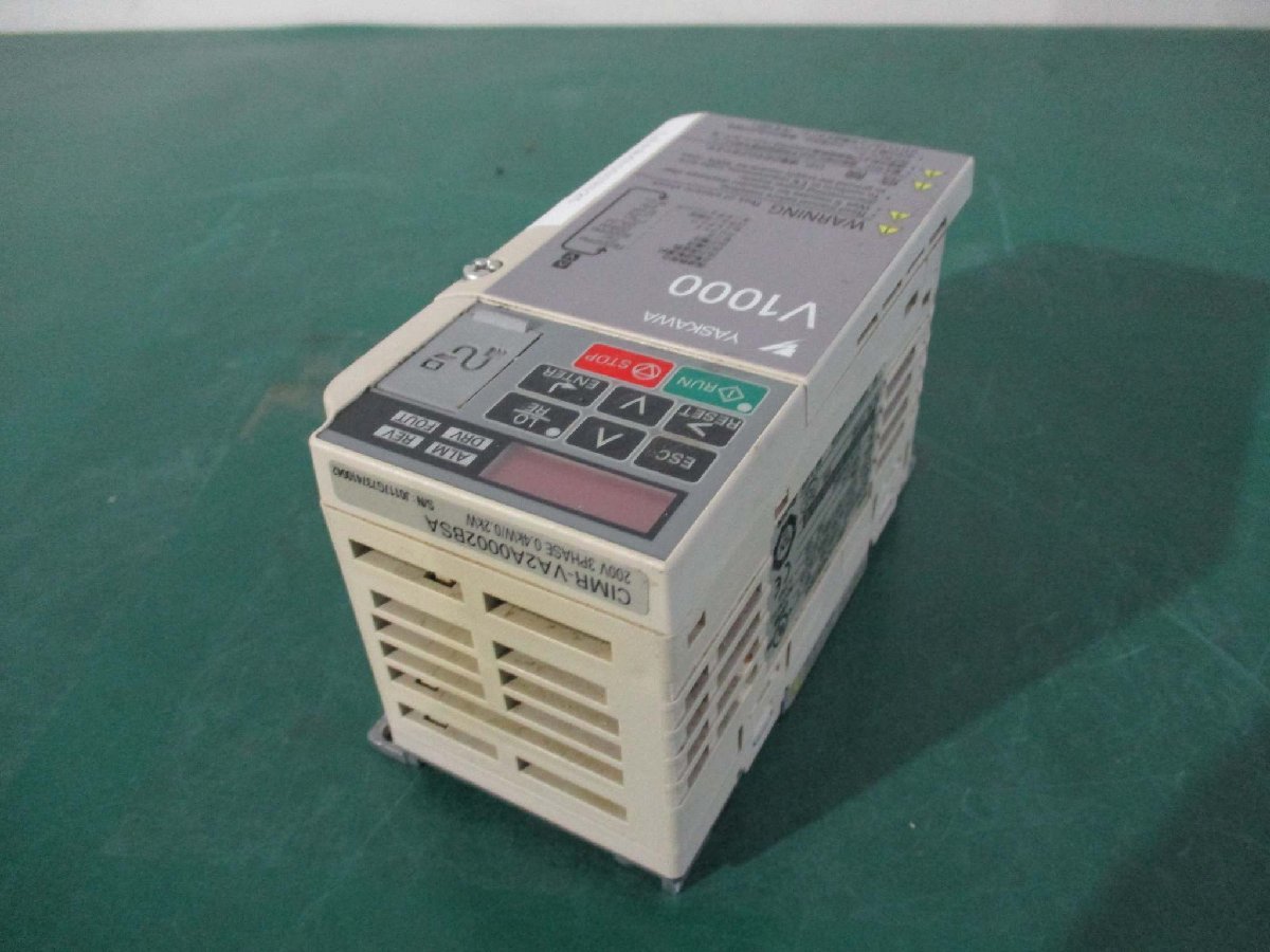 中古 YASKAWA V1000 Inverter CIMR-VA2A0002BSA インバーター 0.4KW/0.2KW AC3PH 200-240V 50/60Hz(LAAR41101B125)_画像2