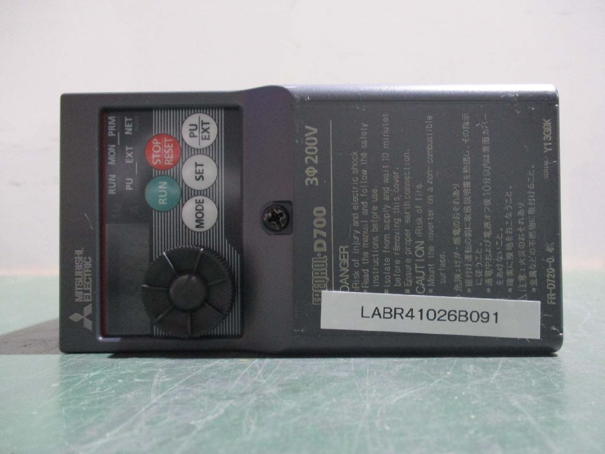 中古 MITSUBISHI FR-D720-0.4K 200V インバーター(LABR41026B091) 中古 MITSUBISHI FR-D720-0.4K 200V インバーター(LABR41026B091)