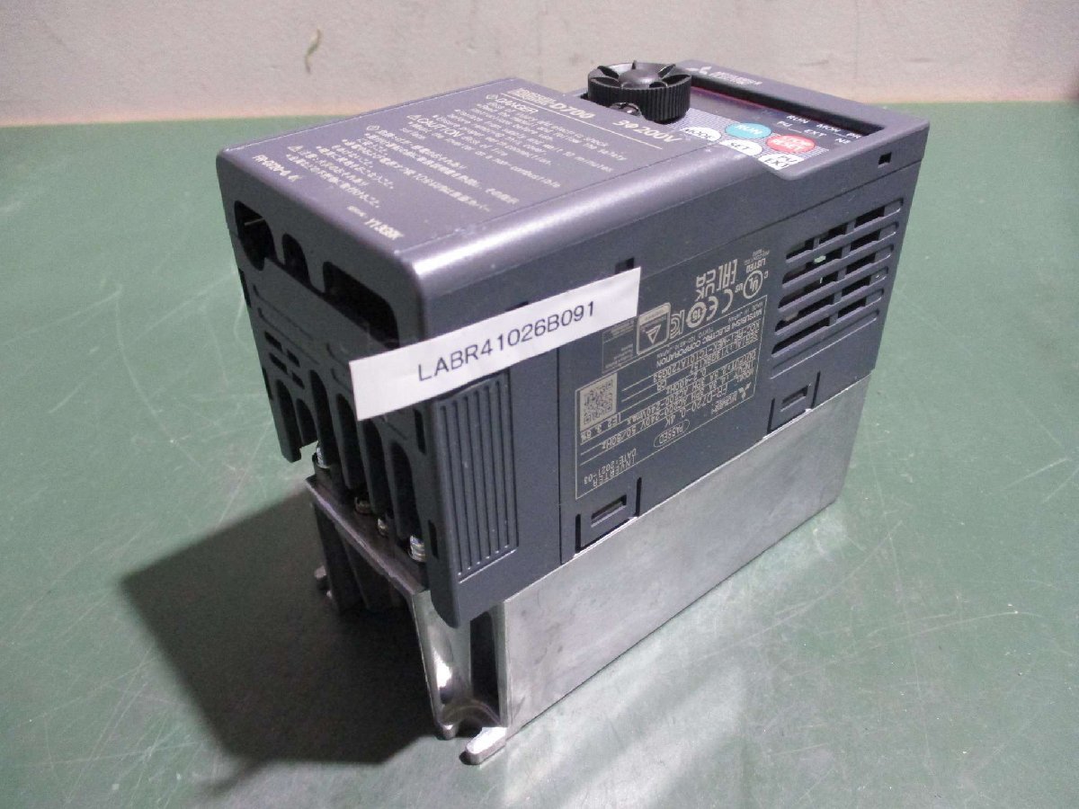 中古 MITSUBISHI FR-D720-0.4K 200V インバーター(LABR41026B091) 中古 MITSUBISHI FR-D720-0.4K 200V インバーター(LABR41026B091)