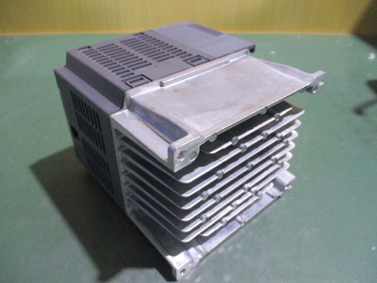 中古 MITSUBISHI FR-D710W-0.75K 100V インバーター(LABR41028D075)_画像3