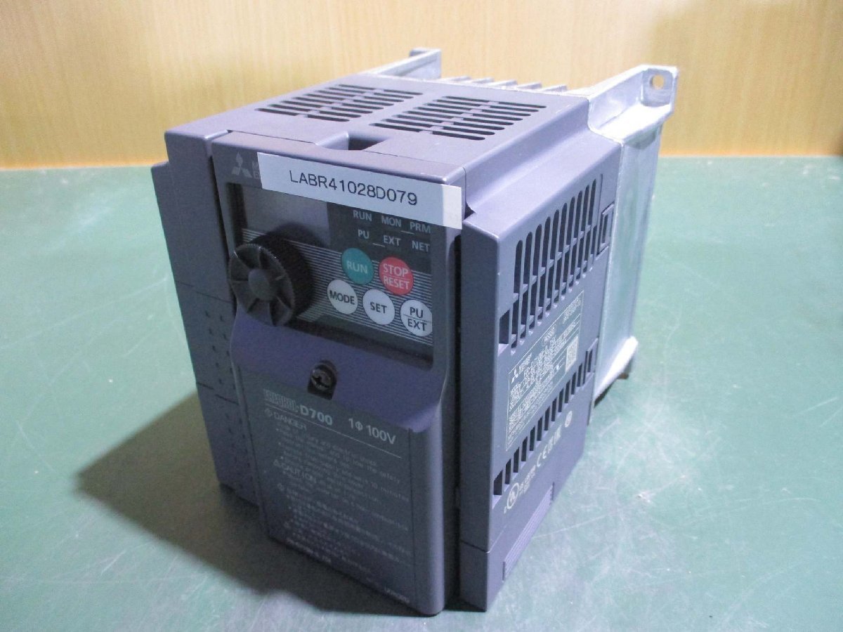 中古 MITSUBISHI FR-D710W-0.75K 100V インバーター(LABR41028D079)