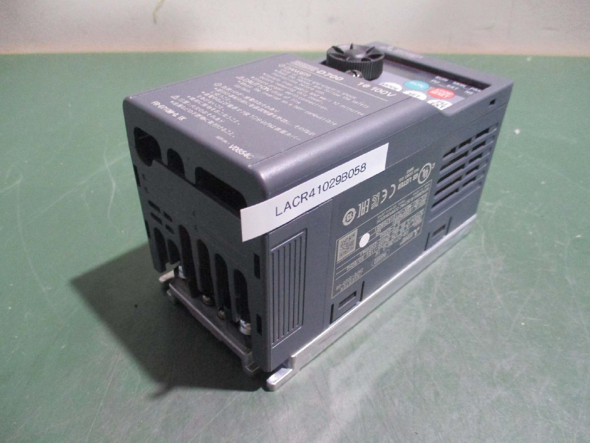 中古 MITSUBISHI FR-D710W-0.1K 100V インバーター(LACR41029B058)_画像1