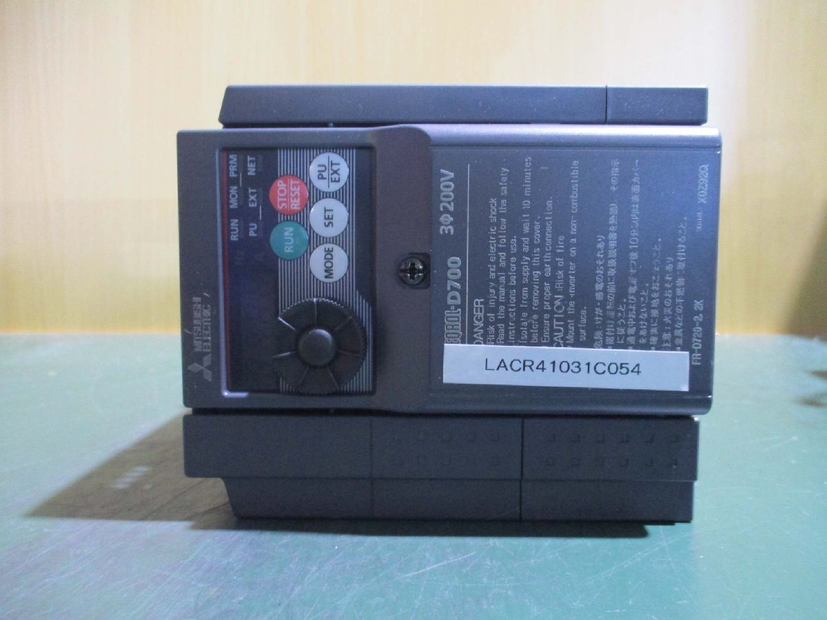 中古 MITSUBISHI FR-D720-2.2K 200V インバータ(LACR41031C054)