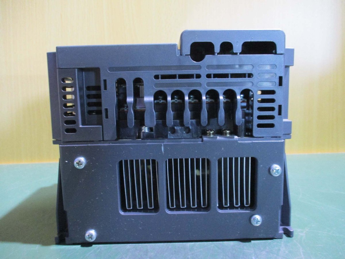 中古 MITSUBISHI FR-D720-3.7K 200V インバーター(LACR41101D123) 中古 MITSUBISHI FR-D720-3.7K 200V インバーター(LACR41101D123)