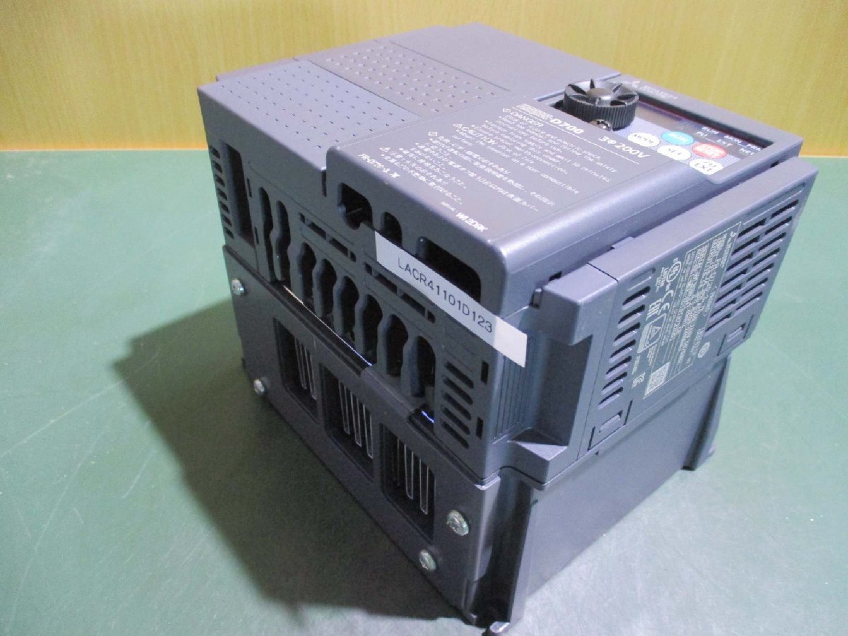 中古 MITSUBISHI FR-D720-3.7K 200V インバーター(LACR41101D123) 中古 MITSUBISHI FR-D720-3.7K 200V インバーター(LACR41101D123)