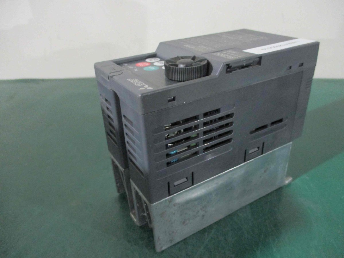中古 MITSUBISHI FR-E720-0.4K 200V インバーター(LAER41205D019 中古 MITSUBISHI FR-E720-0.4K 200V インバーター(LAER41205D019